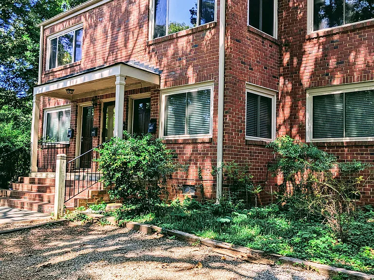 3026 Leonard St — Photo 1