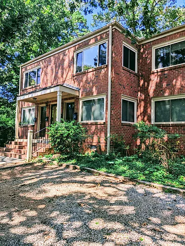 3026 Leonard St Photo 1