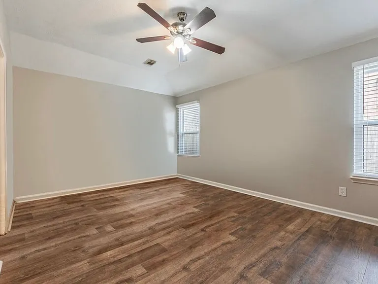 1835 Oak Ridge Dr — Photo 13