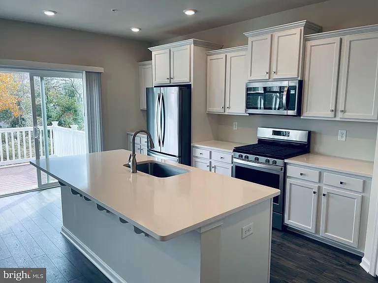 29 Hummingbird Ln — Photo 2