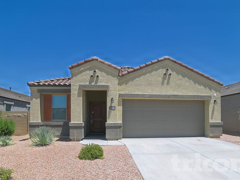 1st image of 31062 W Mulberry Dr