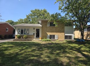 714 N Eastwood Ave, Mount Prospect, IL 60056