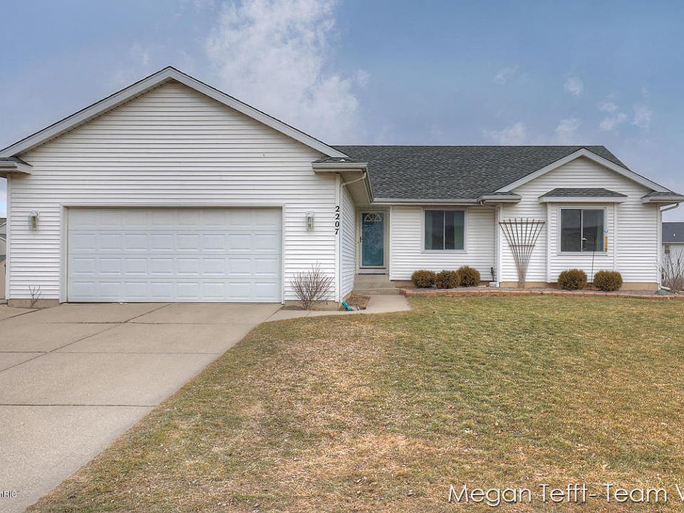 1st image of 2207 Spyglass Dr SE