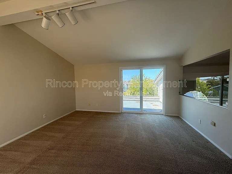 2462 Pierpont Blvd — Photo 3