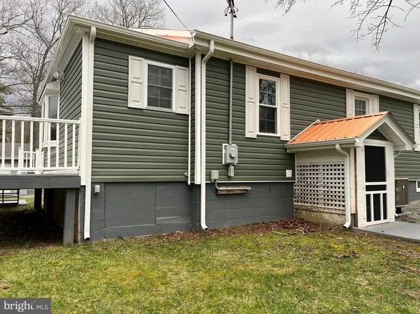 36 Kilgore Rd, Great Cacapon, WV 25422