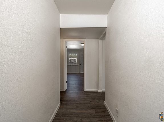 3rd image of 1530 W Elm Ave