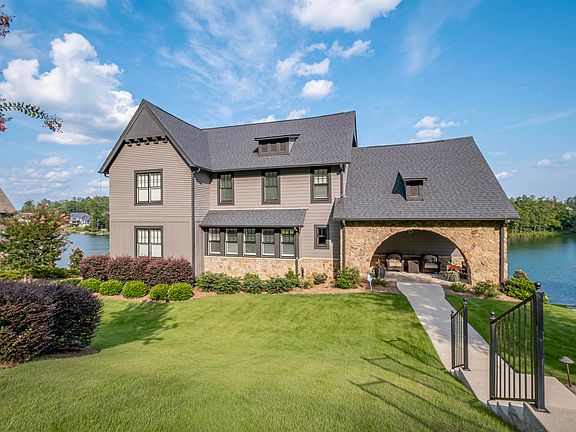 4th image of 2048 Blackridge Rd