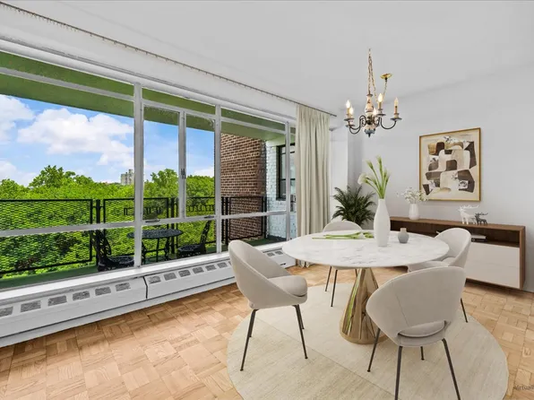 2727 Palisade Avenue image 3 of 22