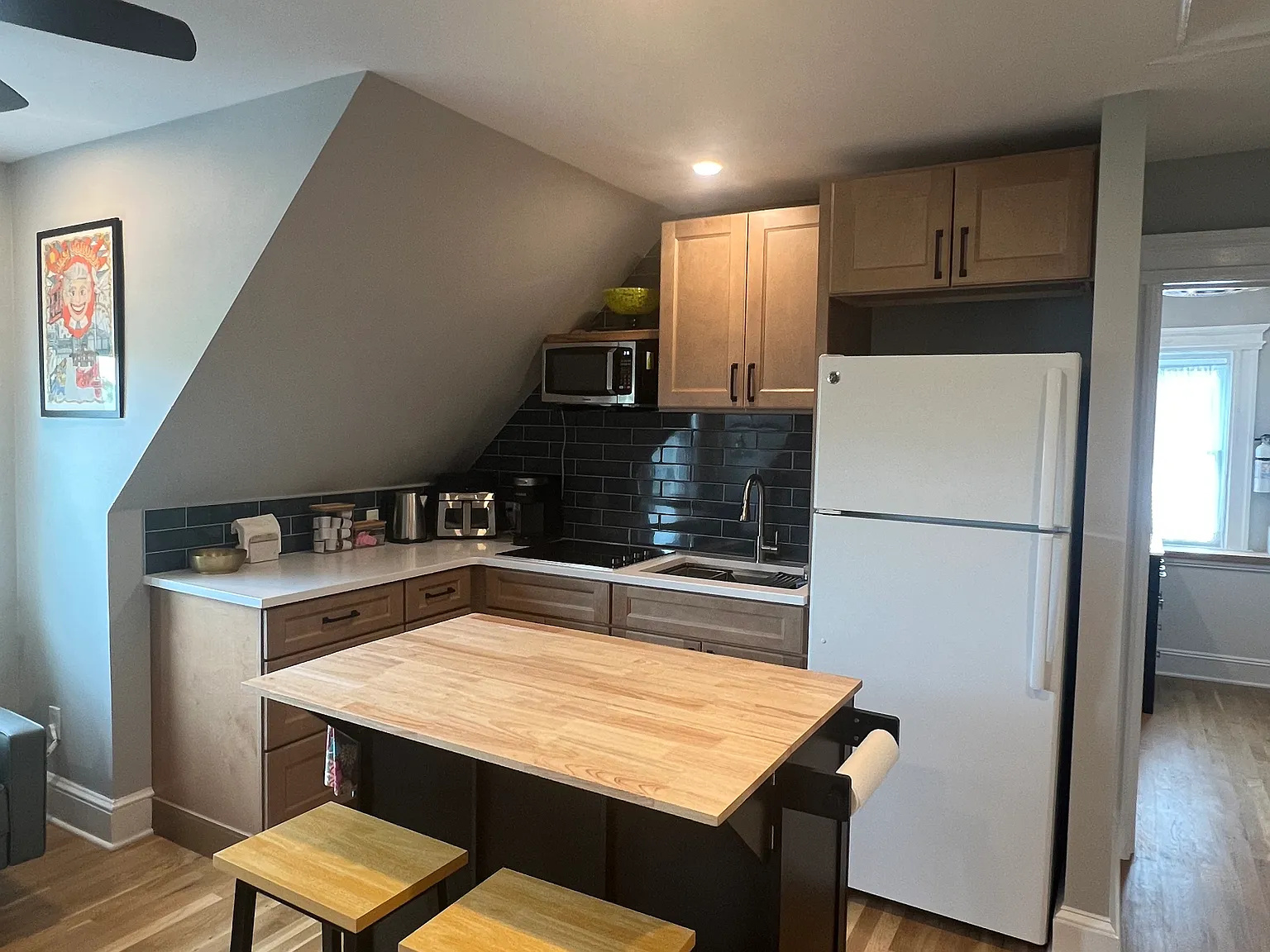 2 bed, 850 sqft, $2,500 — Photo 3