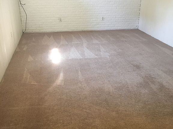 5th image of 204 Annabel Ln