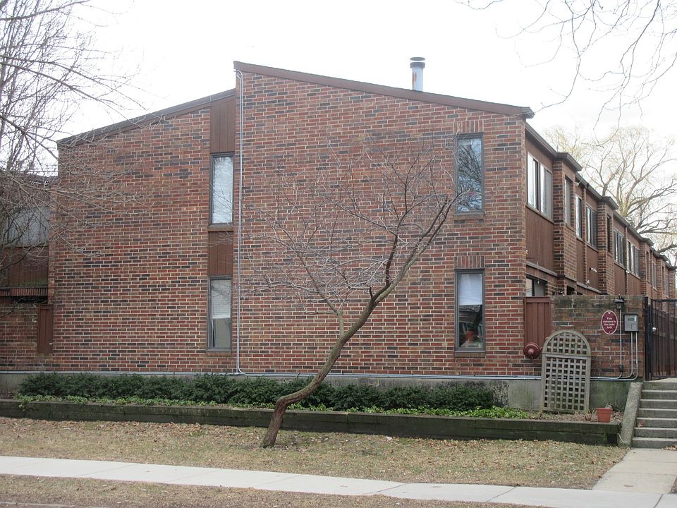 1st image of 1801 W Touhy Ave Unit A