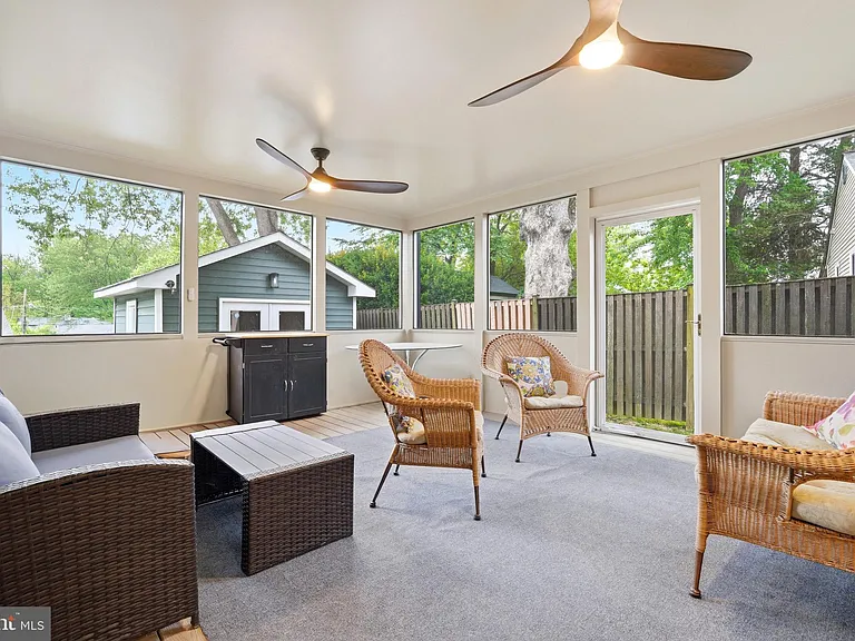 1227 Clagett Dr — Photo 16