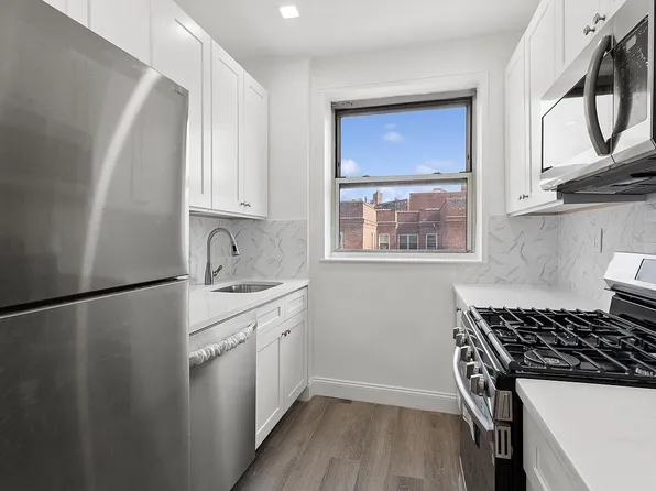 6861 Yellowstone Blvd APT 705, Flushing, NY 11375