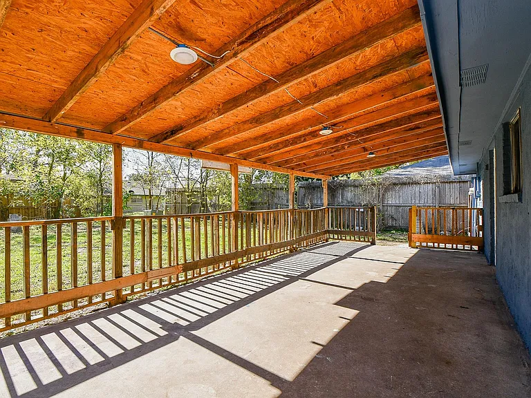 7619 W Gulf Bank Rd — Photo 27
