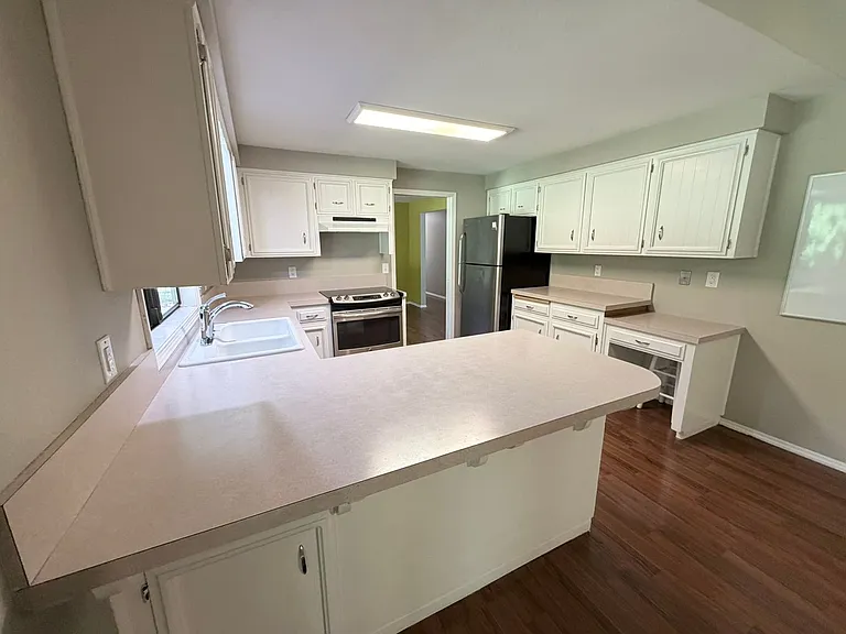6388 Doral Dr SE — Photo 6