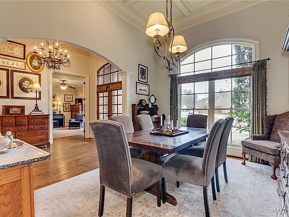 5th image of 718 Cambridge Ln