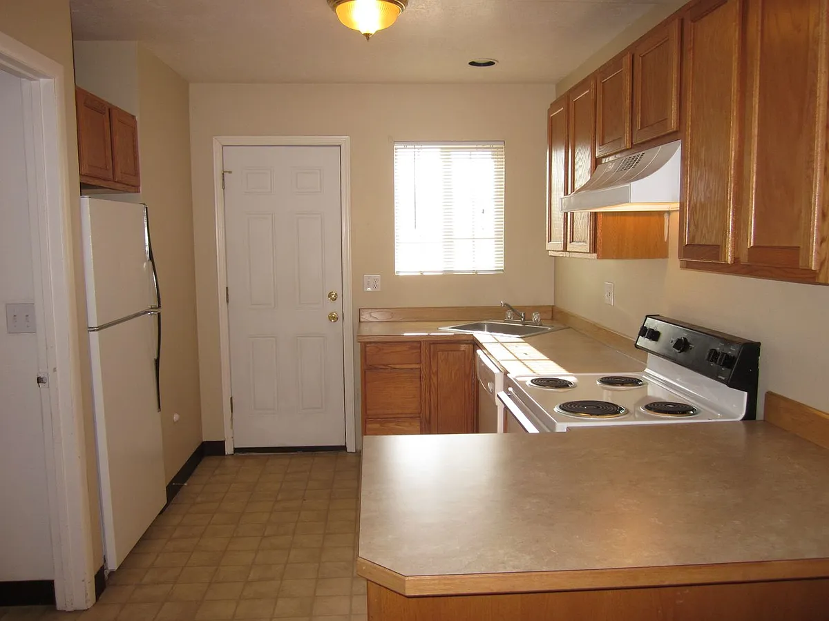 Building Photo - 123 W Antler Ave