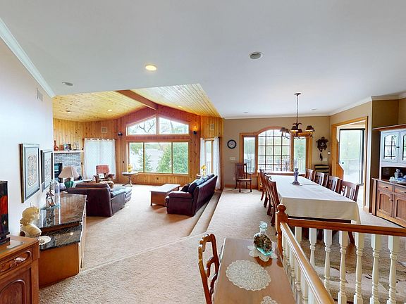 3rd image of 2704 Campus Ln