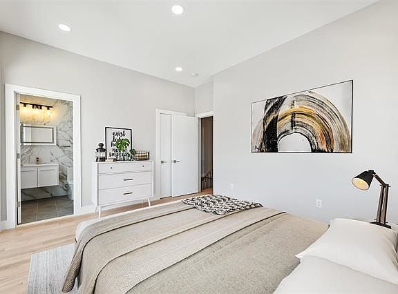 4th image of 443 Bergen Ave #4