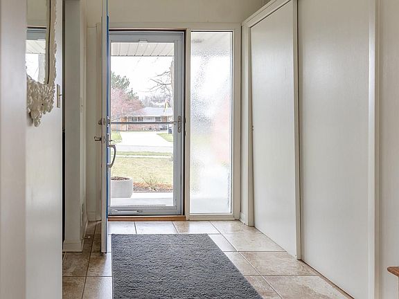 3rd image of 7710 Sandalwood Dr