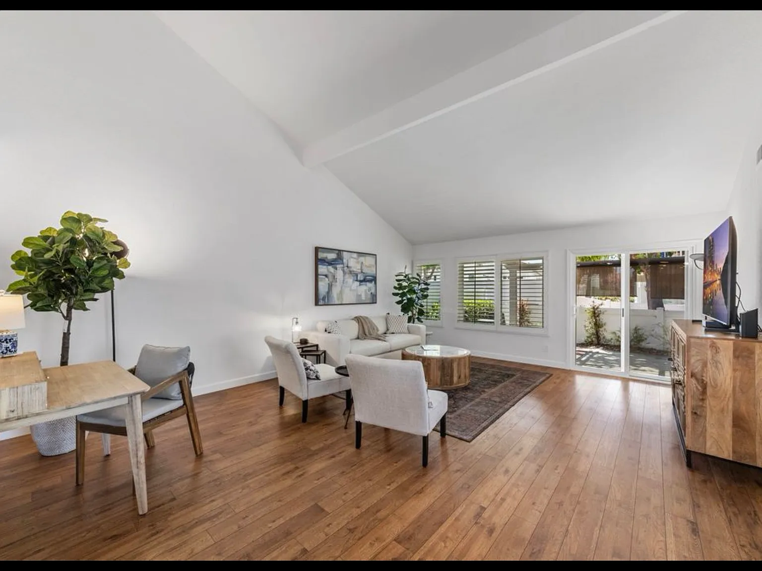 2 bed, 1444 sqft, $4,900 — Photo 4