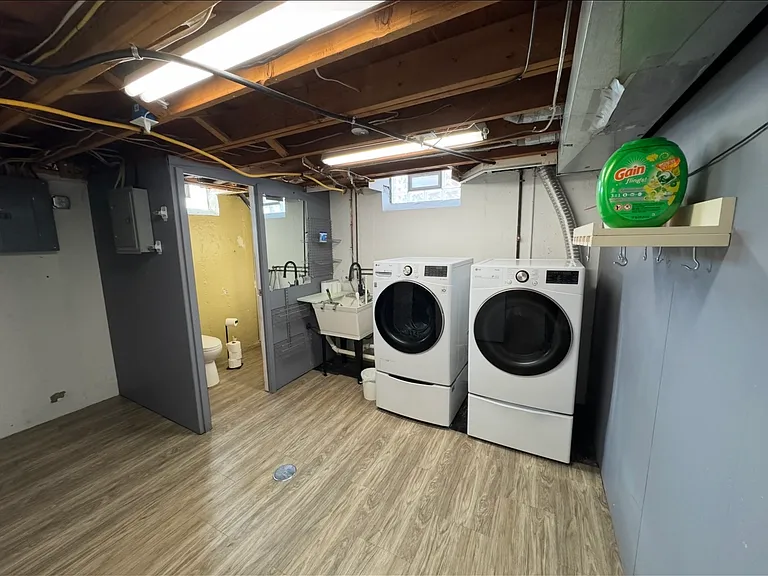 28653 Westfield St — Photo 10