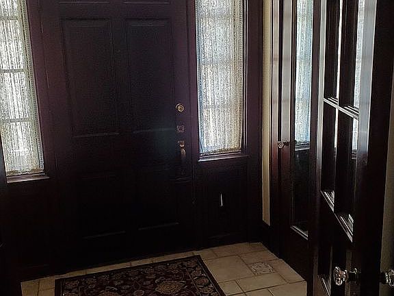 3rd image of 1053 Lakeland Ave