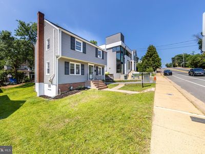 2822 Lorcom Ln, Arlington, VA, 22207