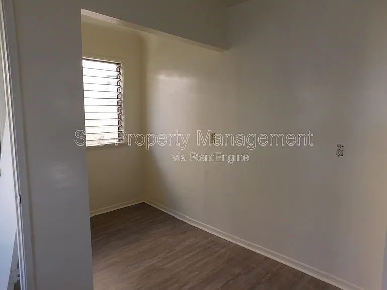 417 E Elmwood Ave #B — Photo 7