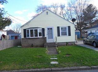 15 Poirier St, Pawtucket, RI 02861
