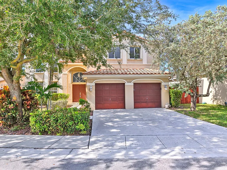 1663 E Harmony Lake Cir — Photo 4