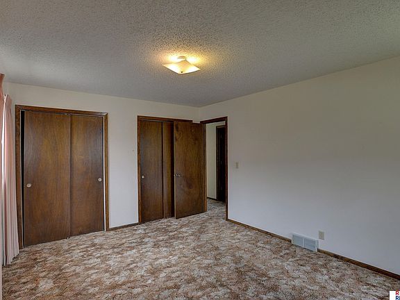 3rd image of 2528 Mose Ave