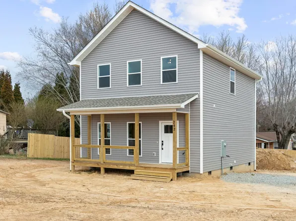 242 Forest Lawn Dr, Flat Rock, NC 28792