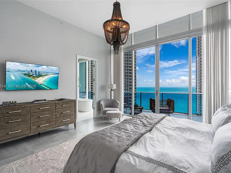 17550 Collins Ave #Penthouse 1 — Photo 52