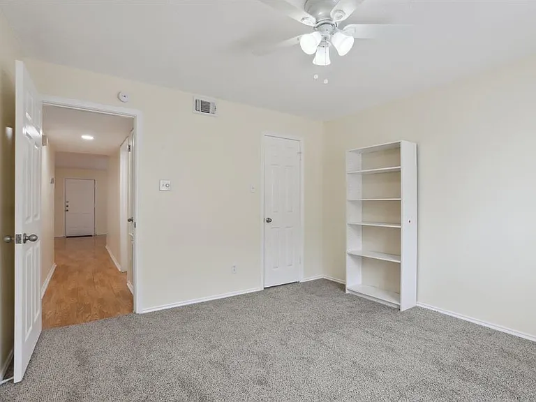 2401 Leon St #210 — Photo 17