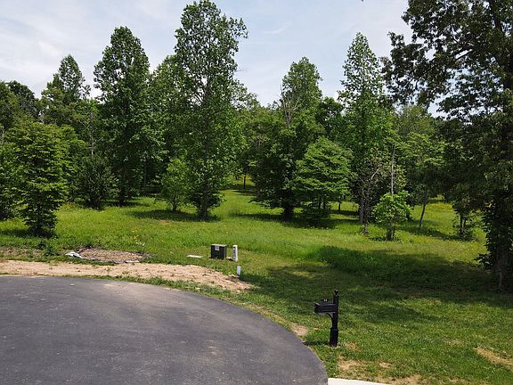 4th image of 42 Broad Water Ct