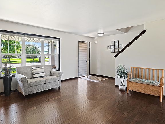 3rd image of 600 Castlestone Ct