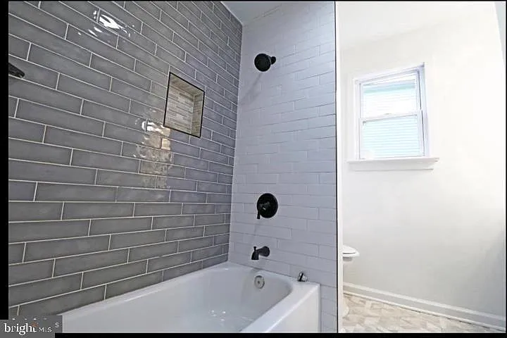 511 Corinthian Ave — Photo 6