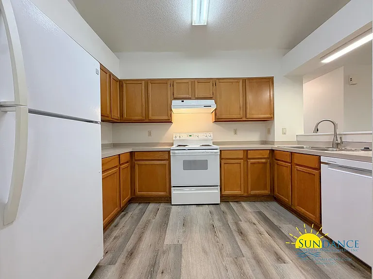 1867 Heartland Dr — Photo 6