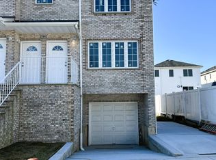 480 Thornycroft Ave, Staten Island, NY 10312