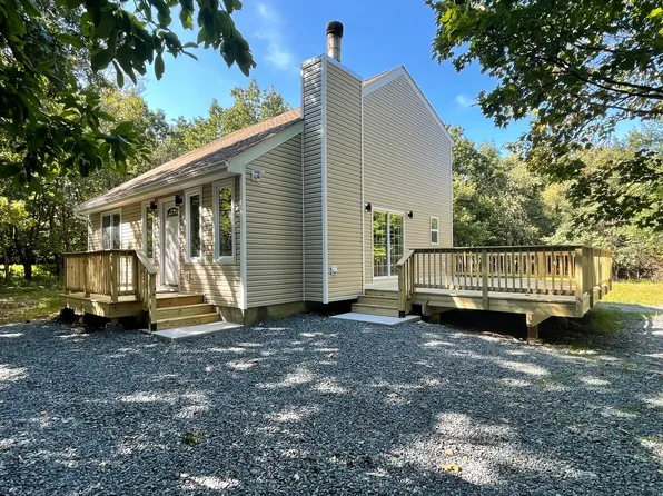 2861 Allegheny Dr, Blakeslee, PA 18610