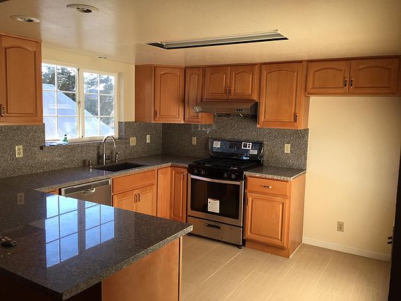 5th image of 16693 Los Banos St