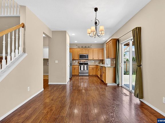 3rd image of 2571 Graystone Dr