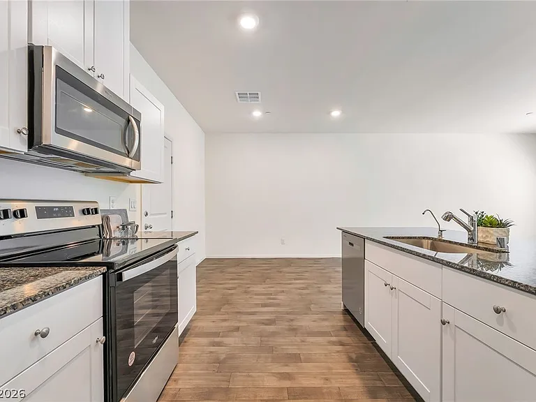 7483 Coastal Ledge St — Photo 9