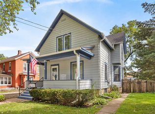 545 Oak Ave, Aurora, IL 60506