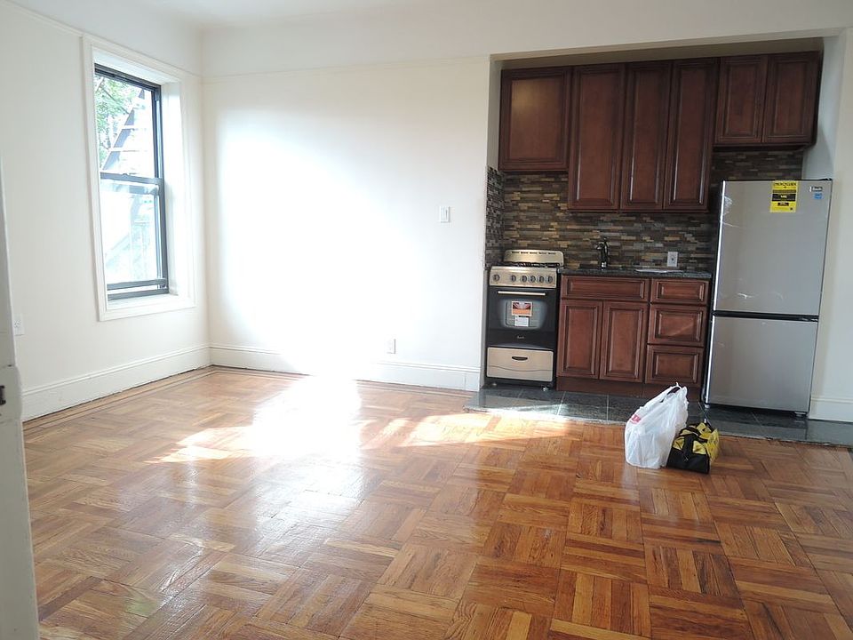 2nd image of 2407 36th St APT C4