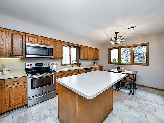 5th image of 2S557 Bliss Rd