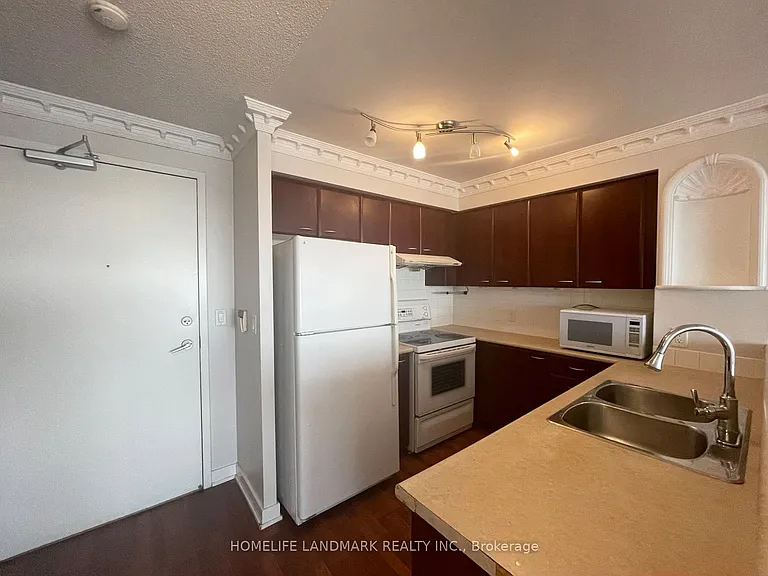 38 Lee Centre Dr #2609 — Photo 5