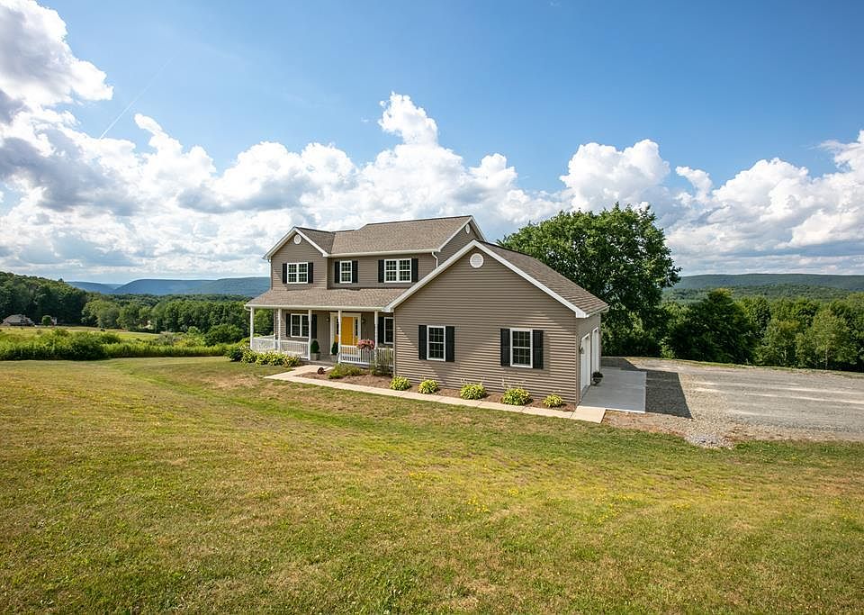 1st image of 11 Hillcrest Cir