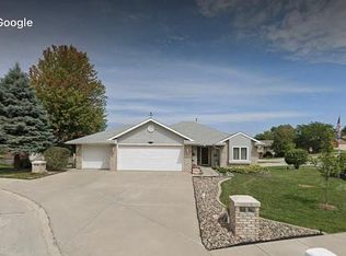 100 Cambridge Cir, Council Bluffs, IA 51503